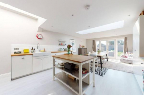 Cheerful 3bedroom w garden in Walthamstow Central